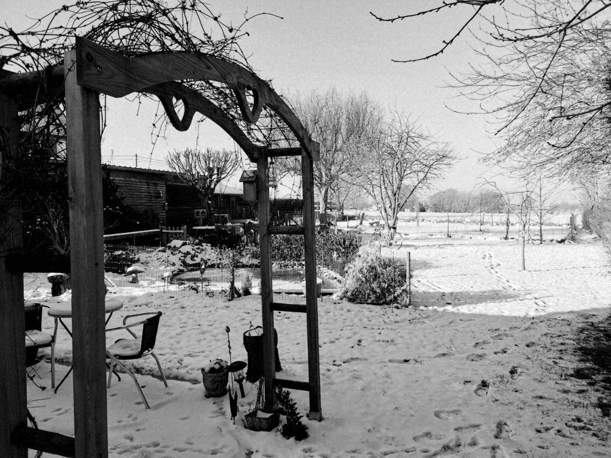 Entre Monts Et Collines B&B Et Spa En Option Exterior photo
