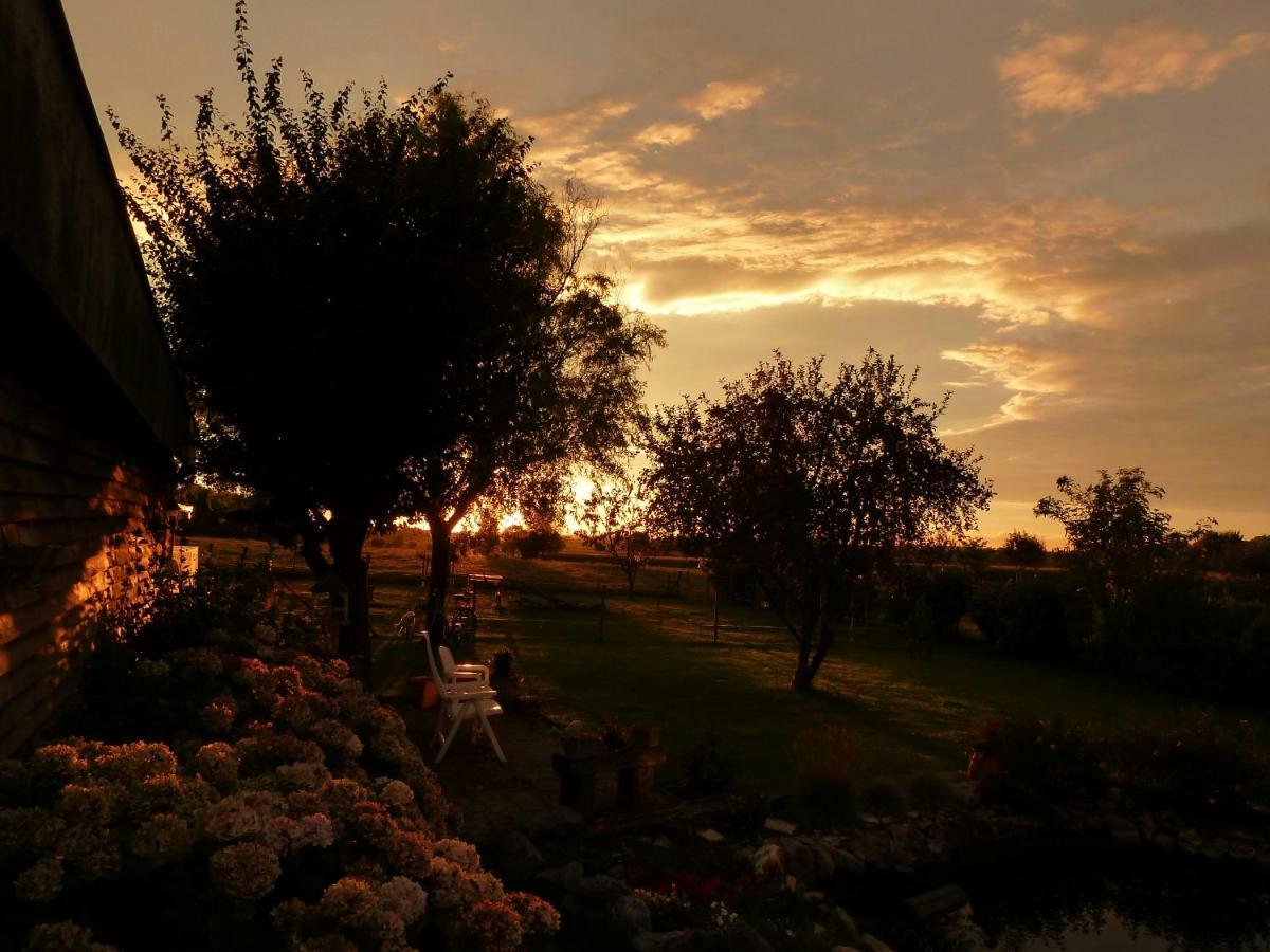 Entre Monts Et Collines B&B Et Spa En Option Exterior photo